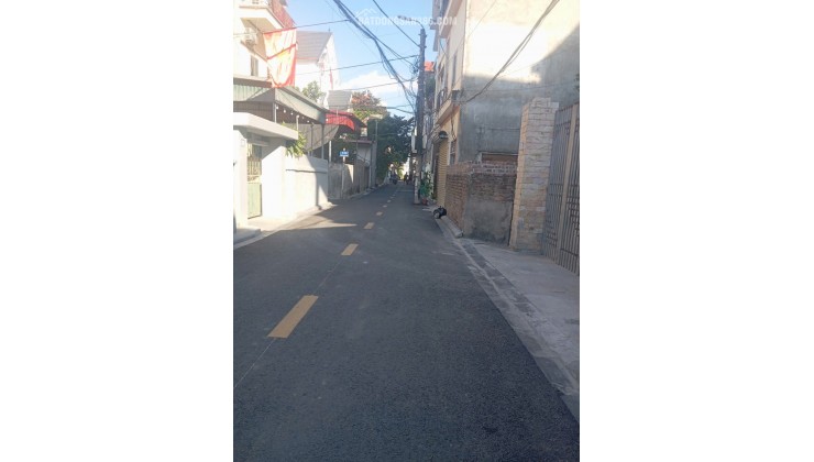 Bán đất Thị trấn Quang Minh, Mê Linh, Lô góc DT 40m2 full thổ cư, Dưới 1.5 tỷ